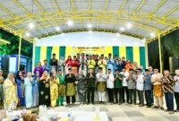 Gubernur Kepulauan Riau H. Ansar Ahmad menghadiri secara langsung Festival Lagu Hari Raya Idul Fitri yang diselenggarakan oleh Anugerah Entertainment di Taman Kota Kijang, Kabupaten Bintan, Jumat malam (4/4/2025). Foto: INIKEPRI.COM/Diskominfo Kepri 