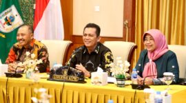 Gubernur Kepulauan Riau, H. Ansar Ahmad, mengikuti Entry Meeting Pemeriksaan Laporan Keuangan Pemerintah Daerah (LKPD) Tahun 2024 yang digelar BPK secara hibrid. Foto: INIKEPRI.COM/Diskominfo Kepri 
