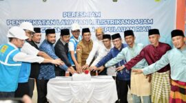 Pemerintah Provinsi Kepulauan Riau menggelar acara Halal Bihalal bersama masyarakat Kabupaten Karimun yang dirangkaikan dengan peresmian peningkatan layanan listrik 24 jam di Pulau Parit, Kecamatan Selat Gelam, Kabupaten Karimun, Senin (14/4). Foto: INIKEPRI.COM/Diskominfo Kepri 