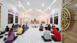 Penyelenggara Buddha Kantor Kementerian Agama Kabupaten Lingga secara resmi membuka kegiatan Sebulan Pendalaman Dhamma (SPD) di Vihara Bodhi Manggala, Daik, Lingga. Foto: INIKEPRI.COM