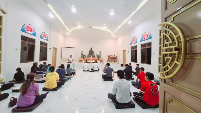 Penyelenggara Buddha Kantor Kementerian Agama Kabupaten Lingga secara resmi membuka kegiatan Sebulan Pendalaman Dhamma (SPD) di Vihara Bodhi Manggala, Daik, Lingga. Foto: INIKEPRI.COM