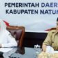 Ruang Zoom Meeting Lantai II Kantor Bupati Natuna pagi itu menjadi saksi sebuah upaya nyata memutus rantai ketimpangan pendidikan. Bupati Natuna Cen Sui Lan dengan semangat menggebu memimpin rapat strategis bersama SKK Migas Sumbagut dan PEM Akamigas. Foto: Istimewa 