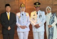 Bupati Natuna Cen Sui Lan dan Wakil Bupati Natuna Jarmin Sidik saat pelantikan beberapa waktu lalu. Foto: Istimewa 