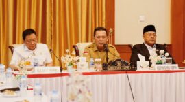 Gubernur Ansar bersama Kepala Kejaksaan Tinggi Kepulauan Riau, Teguh Subroto di Gedung Daerah, Tanjungpinang, Senin (26/5) pagi. Foto: INIKEPRI.COM/KepriProv 