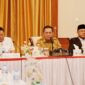 Gubernur Ansar bersama Kepala Kejaksaan Tinggi Kepulauan Riau, Teguh Subroto di Gedung Daerah, Tanjungpinang, Senin (26/5) pagi. Foto: INIKEPRI.COM/KepriProv 