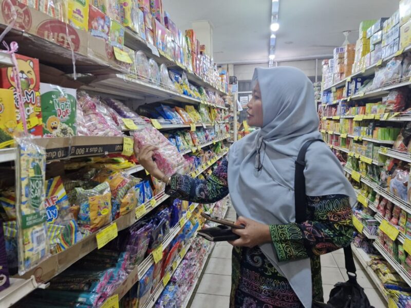 Badan Penyelenggara Jaminan Produk Halal (BPJPH) melalui Satgas Halal Provinsi Kepulauan Riau kembali melakukan inspeksi mendadak (sidak) lanjutan pada Kamis (8/5/2025) terhadap sembilan produk pangan olahan yang terindikasi mengandung unsur babi (Porcine). Foto: INIKEPRI.COM