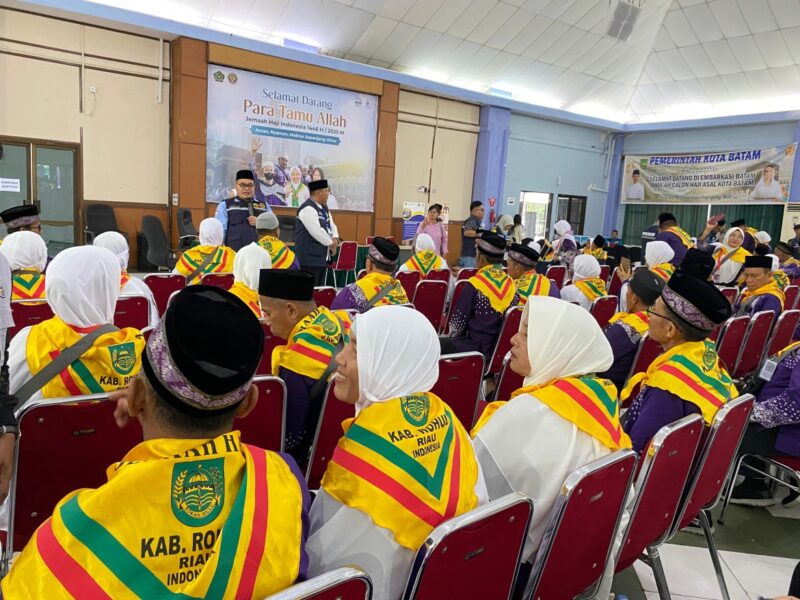 Memasuki hari ke Sembilan operasional Penyelenggaraan Ibadah Haji di Embarkasi Batam (BTH), Jumat (9/5/2025), jumlah jemaah calon haji (JCH) yang telah diberangkatkan ke Tanah Suci sebanyak 3.550 orang yang tergabung ke dalam 8 kelompok terbang (kloter). Foto: INIKEPRI.COM