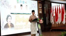 Wali Kota Batam Amsakar Achmad saat menghadiri Peringatan Hari Kartini Tingkat Kota Batam Tahun 2025 di Kantor Wali Kota Batam, Jumat (2/5/2025). Foto: INIKEPRI.COM/Media Center Batam 