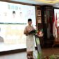 Wali Kota Batam Amsakar Achmad saat menghadiri Peringatan Hari Kartini Tingkat Kota Batam Tahun 2025 di Kantor Wali Kota Batam, Jumat (2/5/2025). Foto: INIKEPRI.COM/Media Center Batam 