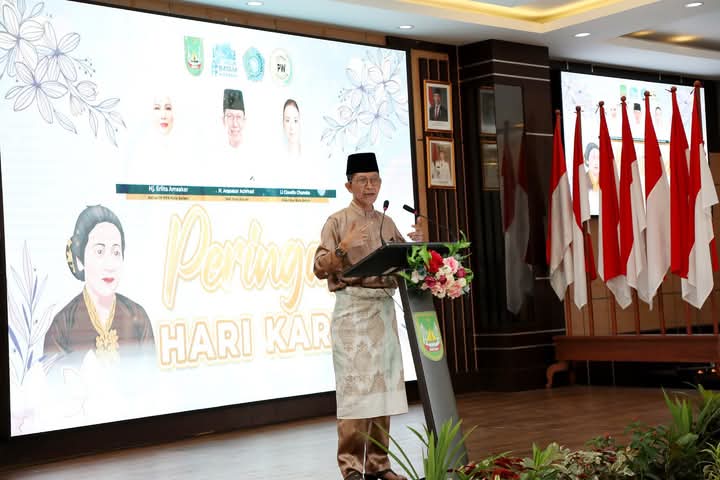 Wali Kota Batam Amsakar Achmad saat menghadiri Peringatan Hari Kartini Tingkat Kota Batam Tahun 2025 di Kantor Wali Kota Batam, Jumat (2/5/2025). Foto: INIKEPRI.COM/Media Center Batam 