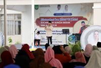 Pererat Silaturahmi bersama masyarakat Kecamatan Sungai Beduk, Wali Kota Batam, Amsakar Achmad menghadiri Silaturahmi dan Halal bi Halal di Halaman Kantor Kecamatan Sungai Beduk, Sabtu, (3/5/2025). Foto: INIKEPRI.COM