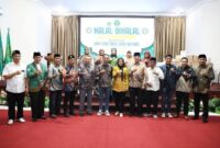 Wali Kota Batam sekaligus Ex Officio Kepala BP Batam Amsakar Achmad menghadiri acara Halalbihalal dan Pengukuhan Ikatan Alumni (IKA) Sekolah Tinggi Agama Islam (STAI) Ibnu Sina Batam masa khidmat 2025–2028. Kegiatan ini berlangsung di Aula Kampus Ibnu Sina, Minggu (4/5). Foto: INIKEPRI.COM