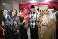 Wali Kota Batam, Amsakar Achmad, menghadiri acara Halalbihalal 1446 H/2025 M bersama tokoh masyarakat se-Kecamatan Sagulung di Aula Masjid Al Amin, Tembesi, Senin (5/5/2025) malam. Foto: INIKEPRI.COM/Media Center Batam