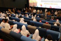Dalam rangka memperingati Hari Pendidikan Nasional (Hardiknas) Tahun 2025, Wakil Wali Kota Batam, Li Claudia Chandra, mengajak ratusan siswa Sekolah Dasar untuk menonton bersama (nobar) film “JUMBO”, di CGV Studio Grand Mall Baloi dan CGV Cinemas Park Avenue, Selasa (6/5/2025). Foto: INIKEPRI.COM