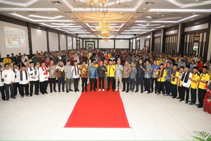 Wali Kota Batam, Amsakar Achmad, menghadiri pelantikan Dewan Pengurus Ikatan Keluarga Tanah Datar (IKTD) Kota Batam Periode 2024-2029 di Golden Prawn, Bengkong, Minggu (18/5/2025). Foto: INIKEPRI.COM