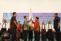 Wali Kota Batam, Amsakar Achmad menghadiri Pelantikan Dewan Pengurus Perkumpulan Keluarga Lembata Batam (KEKAL BATAM) periode 2024-2028 di Grand Tama Convention Centre, Sagulung, Minggu (25/5/2025). Foto; INIKEPRI.COM