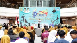 Wali Kota Batam, Amsakar Achmad, secara resmi membuka Pekan Olahraga dan Seni (PORSENI) tingkat SD dan SMP se-Kota Batam tahun 2025, Senin (26/5/2025). Foto: INIKEPRI.COM