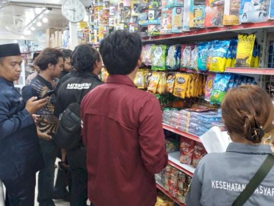 Kantor Kementerian Agama (Kemenag) Kabupaten Kepulauan Anambas bersama Dinas Kesehatan (Dinkes) serta Satuan Reserse Kriminal (Satreskrim) Polres Kepulauan Anambas turun langsung di lapangan untuk melakukan inspeksi mendadak (sidak), pada Jum'at, (2/5/2025).  Foto: INIKEPRI.COM