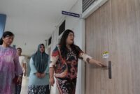 Anggota/Deputi Bidang Pelayanan Umum Ariastuty Sirait, meninjau Klinik Baloi yang terletak di salah satu titik tersibuk di Kota Batam, tepatnya di Jl. Bunga Raya No.1, Baloi Indah, Kec. Lubuk Baja, Kota Batam, pada Jum'at sore (9/5/2025). Foto: INIKEPRI.COM/BP Batam 
