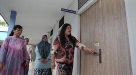 Anggota/Deputi Bidang Pelayanan Umum Ariastuty Sirait, meninjau Klinik Baloi yang terletak di salah satu titik tersibuk di Kota Batam, tepatnya di Jl. Bunga Raya No.1, Baloi Indah, Kec. Lubuk Baja, Kota Batam, pada Jum'at sore (9/5/2025). Foto: INIKEPRI.COM/BP Batam 