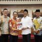 Wali Kota Batam Amsakar Achmad bersama Ketua DPRD Kota Batam Muhammad Kamalludin, Wakil Ketua 1 DPRD Kota Batam Aweng Kurniawan, dan Wakil Ketua 2 DPRD Kota Batam Hendra Asman di Paripurna DPRD Kota Batam. Foto: INIKEPRI.COM