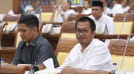 Anwar Anas, berbaju putih, Anggota DPRD Kota Batam. Foto: INIKEPRI.COM