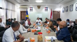 Anggota/Deputi Bidang Investasi dan Pengusahaan Badan Pengusahaan (BP) Batam, Fary Djemy Francis menerima kunjungan dari PT Caterpillar Indonesia di Gedung Utama BP Batam pada Kamis (15/5/2025).  Foto: INIKEPRI.COM/BP Batam 