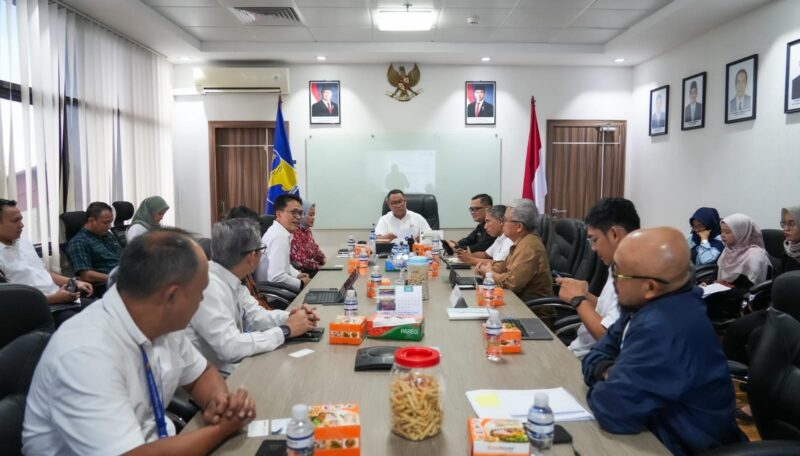 Anggota/Deputi Bidang Investasi dan Pengusahaan Badan Pengusahaan (BP) Batam, Fary Djemy Francis menerima kunjungan dari PT Caterpillar Indonesia di Gedung Utama BP Batam pada Kamis (15/5/2025).  Foto: INIKEPRI.COM/BP Batam 