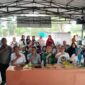 Para peserta sosialisasi bersama Pengurus GARPU Kota Batam dan perwakilan Bank BTN Syariah berpose penuh semangat usai kegiatan edukasi finansial dan pemberdayaan UMKM di Gozu Cafe, Sabtu (17/5/2025). Foto: INIKEPRI.COM
