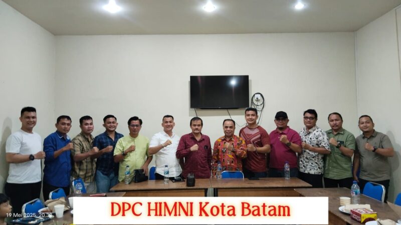 Pengurus DPC HIMNI Kota Batam berpose usai rapat konsolidasi di Sekretariat HIMNI Bengkong, Senin (19/5/2025), sebagai langkah awal menyambut pelantikan pengurus baru masa bakti 2024–2028. Foto: INIKEPRI.COM