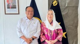 Bupati Natuna Cen Sui Lan bersama Wakil Menteri Perhubungan, Komjen. Pol. Drs. Suntana. Foto: Istimewa 