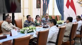 Kepala Badan Pengusahaan (BP) Batam, Amsakar Achmad, bersama jajaran melaporkan strategi percepatan investasi kepada Presiden Republik Indonesia, Prabowo Subianto, dalam audiensi resmi di Istana Kepresidenan Jakarta, Kamis (22/5/2025). Foto: INIKEPRI.COM/BP Batam 
