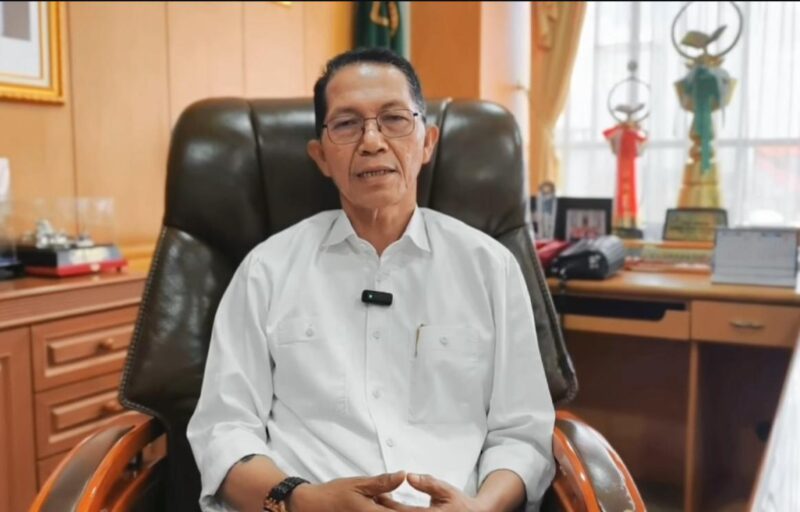 Wali Kota Batam sekaligus Ex Officio Kepala BP Batam Amsakar Achmad mengucapkan selamat ulang tahun kepada Li Claudia Chandra. Foto: Tangkapan Layar Instagram @amsakarachmad