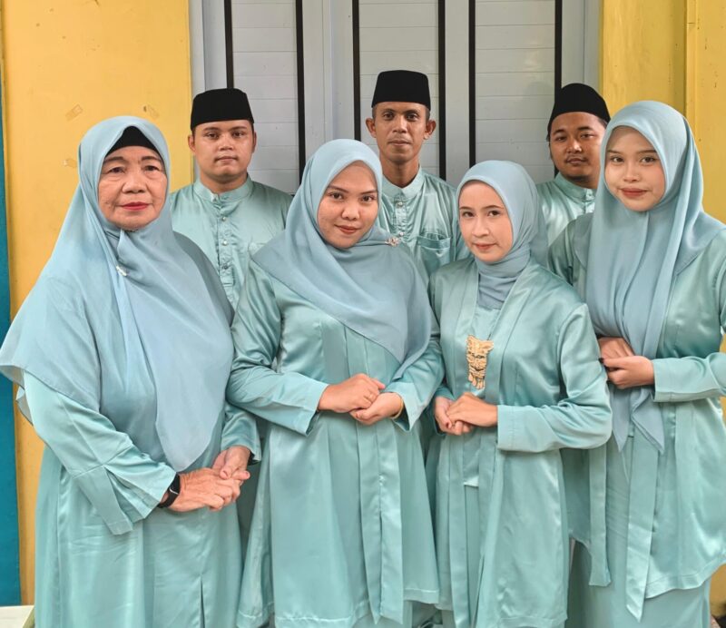 Pengurus yayasan asma Khusnul khatimah. Foto: INIKEPRI.COM