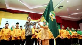 Wali Kota Batam, Amsakar Achmad, resmi melantik Pengurus Persatuan Senayang, Lingga, Singkep (Selingsing) Kota Batam dan Kecamatan periode 2025–2030 di Golden Prawn Bengkong, Minggu (25/5/2025). Foto: INIKEPRI.COM/Media Center Batam 