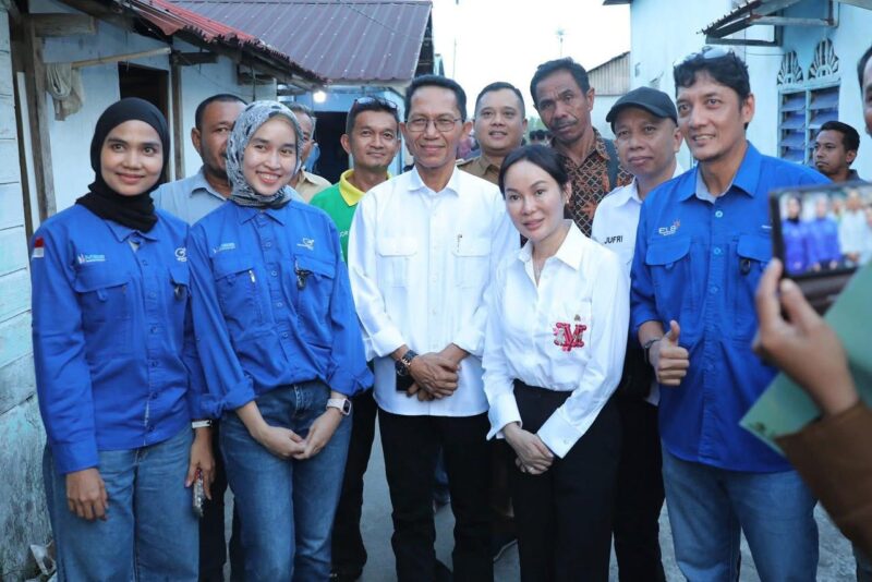 Amsakar Achmad dan Li Claudia. Foto: INIKEPRI.COM