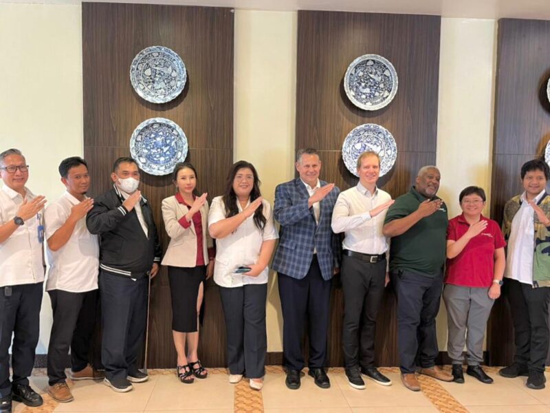 Pertemuan yang berlangsung dalam suasana business lunch di Restoran Ikan Bakar Cianjur, Batam, pada Selasa (27/5/2025) ini, dihadiri oleh Anggota/Deputi Bidang Pelayanan Umum BP Batam, Ariastuty Sirait; Direktur Lalu Lintas dan Penanaman Modal, Surya Kurniawan Suhairi; Kepala Bidang Infrastruktur dan Keamanan TI, Wisnu Anggoro Soedarko; dan Kepala Subbagian Media Promosi BP Batam, Uga Perceka beserta jajaran. Foto: INIKEPRI.COM/BP Batam