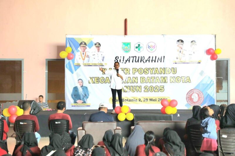 Wali Kota Batam Amsakar Achmad saat menghadiri kegiatan Silaturahmi Kader Posyandu Kecamatan Batam Kota di Mall Botania 2, Batamcenter, Kamis (29/5/2025). Foto: INIKEPRI.COM
