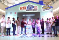 Kepala BP Batam/Wali Kota Batam Amsakar Achmad didampingi Anggota/Deputi Bidang Investasi dan Pengusahaan Fary Djemy Francis menghadiri sekaligus membuka Opening Ceremony Rei Expo Batam 2025, Kamis sore (29/5/2025), bertempat di Exhibition Hall, Grand Batam Mall. Foto: INIKEPRI.COM/BP Batam 