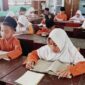 Dalam rangka mendukung visi, misi, dan program 100 hari kerja Wali Kota Lis Darmansyah dan Wakil Wali Kota Raja Ariza, Dinas Pendidikan Kota Tanjungpinang menerbitkan surat edaran yang mengatur pembiasaan ibadah sebelum kegiatan belajar mengajar di seluruh jenjang pendidikan. Foto: INIKEPRI.COM