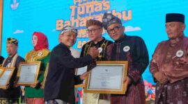 Pemko Tanjungpinang resmi menerima penghargaan dari Kementerian Pendidikan Dasar dan Menengah (Kemendikdasmen) Republik Indonesia. Foto: INIKEPRI.COM/Tanjungpinangkota