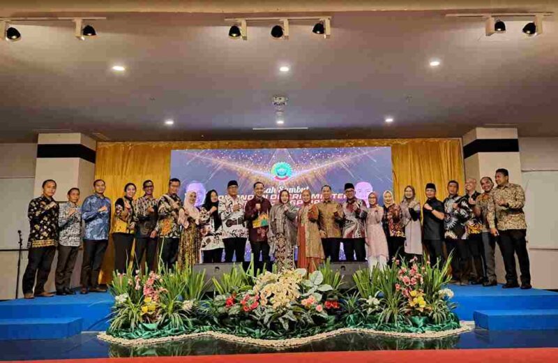 Wali Kota Lis Darmansyah menghadiri acara Pisah Sambut Komandan Distrik Militer (Dandim) 0315/Tanjungpinang dari Kolonel Inf Eka Ganta Chandra, S.I.P., M.I.P., kepada Letkol Inf Abdul Hamid, S.I.P., bertempat di Grand Ballroom 2, Hotel CK Tanjungpinang, Sabtu (10/5/2025) malam. Foto: INIKEPRI.COM