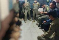 Empat pelajar diamankan Satuan Polisi Pamong Praja (Satpol PP) Kota Tanjungpinang setelah diduga hendak melakukan aksi tawuran di kawasan permukiman Jalan Serai, RT 05 RW 11, Kelurahan Sungai Jang, Kecamatan Bukit Bestari, Sabtu (17/5) malam. Foto: INIKEPRI.COM