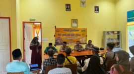 kegiatan “Curhat Kamtibmas” bersama warga di kantor desa Nerekeh, Kecamatan Lingga, Jumat (16/5/2025). Foto: INIKEPRI.COM