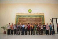 rapat Koordinasi Forum Komunikasi Pimpinan Daerah (Forkopimda) 2025 di ruang rapat Engku Putri Raja Hamidah, kantor Wali Kota, Kamis (22/5). Foto: INIKEPRI.COM/tanjungpinangkota.go.id