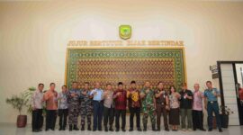 rapat Koordinasi Forum Komunikasi Pimpinan Daerah (Forkopimda) 2025 di ruang rapat Engku Putri Raja Hamidah, kantor Wali Kota, Kamis (22/5). Foto: INIKEPRI.COM/tanjungpinangkota.go.id