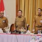 Gubernur Kepulauan Riau H. Ansar Ahmad mengikuti Rapat Koordinasi (Rakor) Sosialisasi Instruksi Presiden (Inpres) Nomor 9 Tahun 2025 tentang Percepatan Pembentukan Koperasi Desa/Kelurahan Merah Putih secara daring dari Gedung Daerah, Senin (19/5). Foto: INIKEPRI.COM/KepriProv 