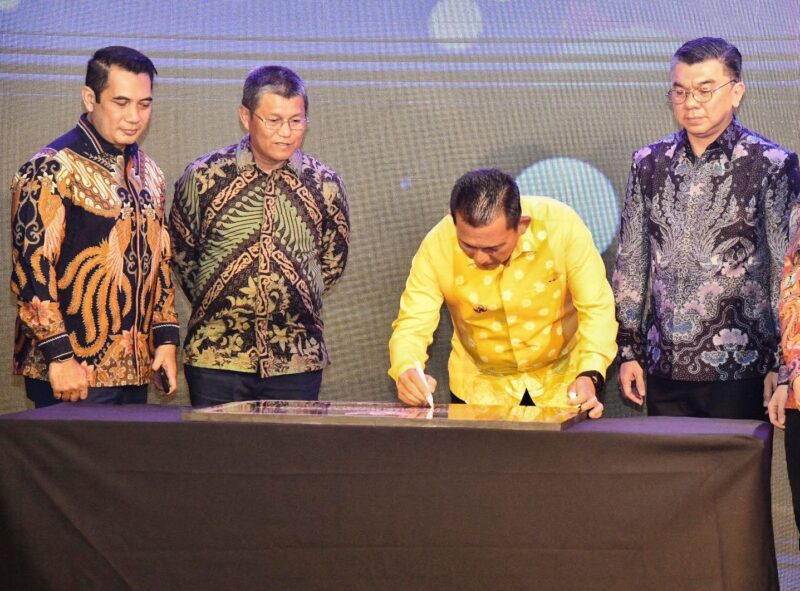 Gubernur Kepulauan Riau H. Ansar Ahmad, meresmikan Hotel Grand Mercure Batam Center (GMBC) di Kota Batam, Minggu (25/5). Foto: INIKEPRI.COM/KepriProv 