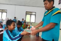 Madrasah Ibtidaiyah (MI) Darul Ulum Ranai resmi memulai pelaksanaan Program Makan Siang Gratis Bergizi yang diberikan oleh Badan Gizi Nasional. Foto; INIKEPRI.COM