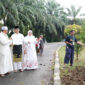 Amsakar Achmad dan istri, Erlita Sari, pada momen Iduladha 1444 H. Foto: Arsip INIKEPRI.COM